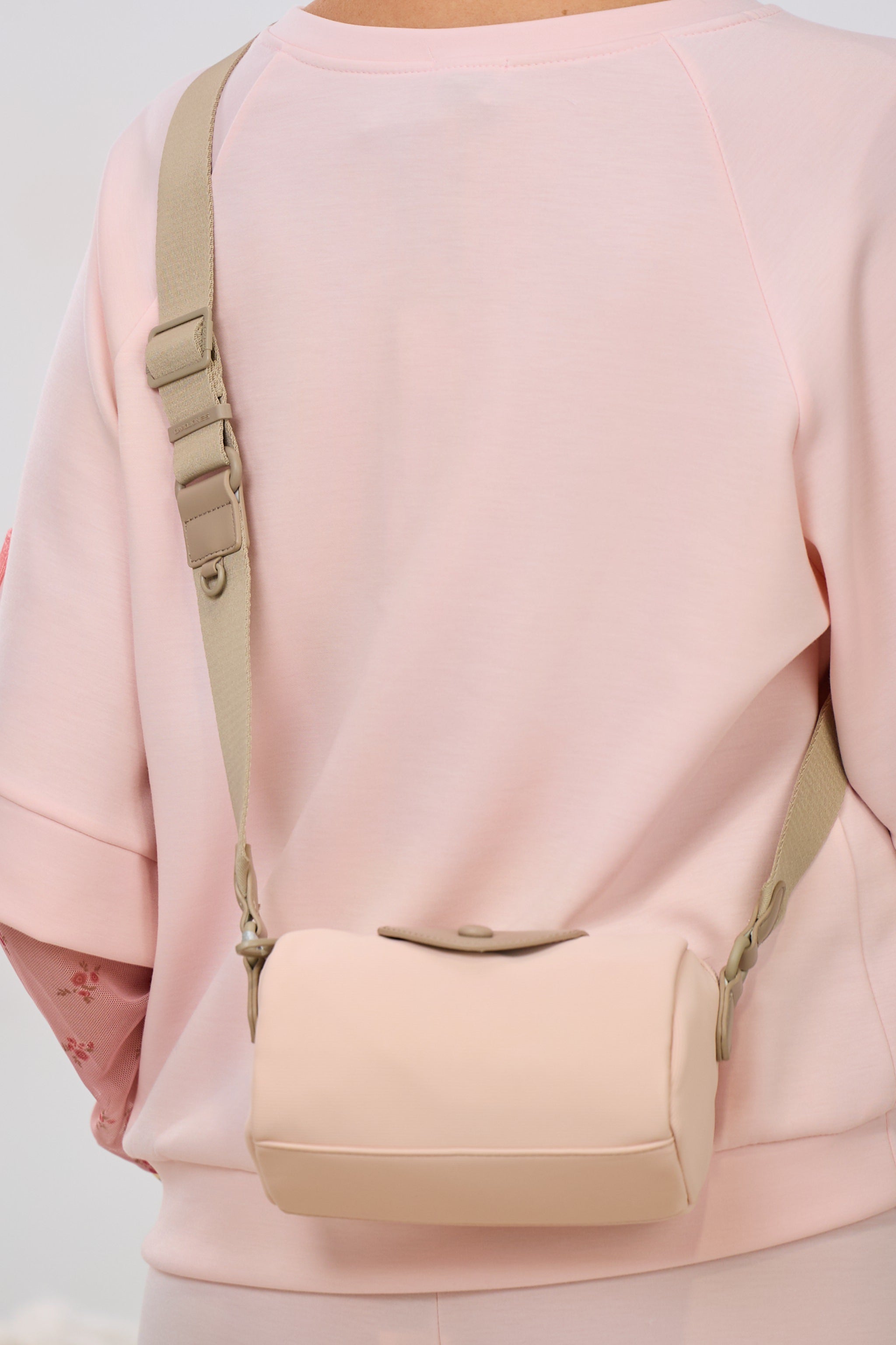 Kleine zylindrische Umhängetasche, rosa