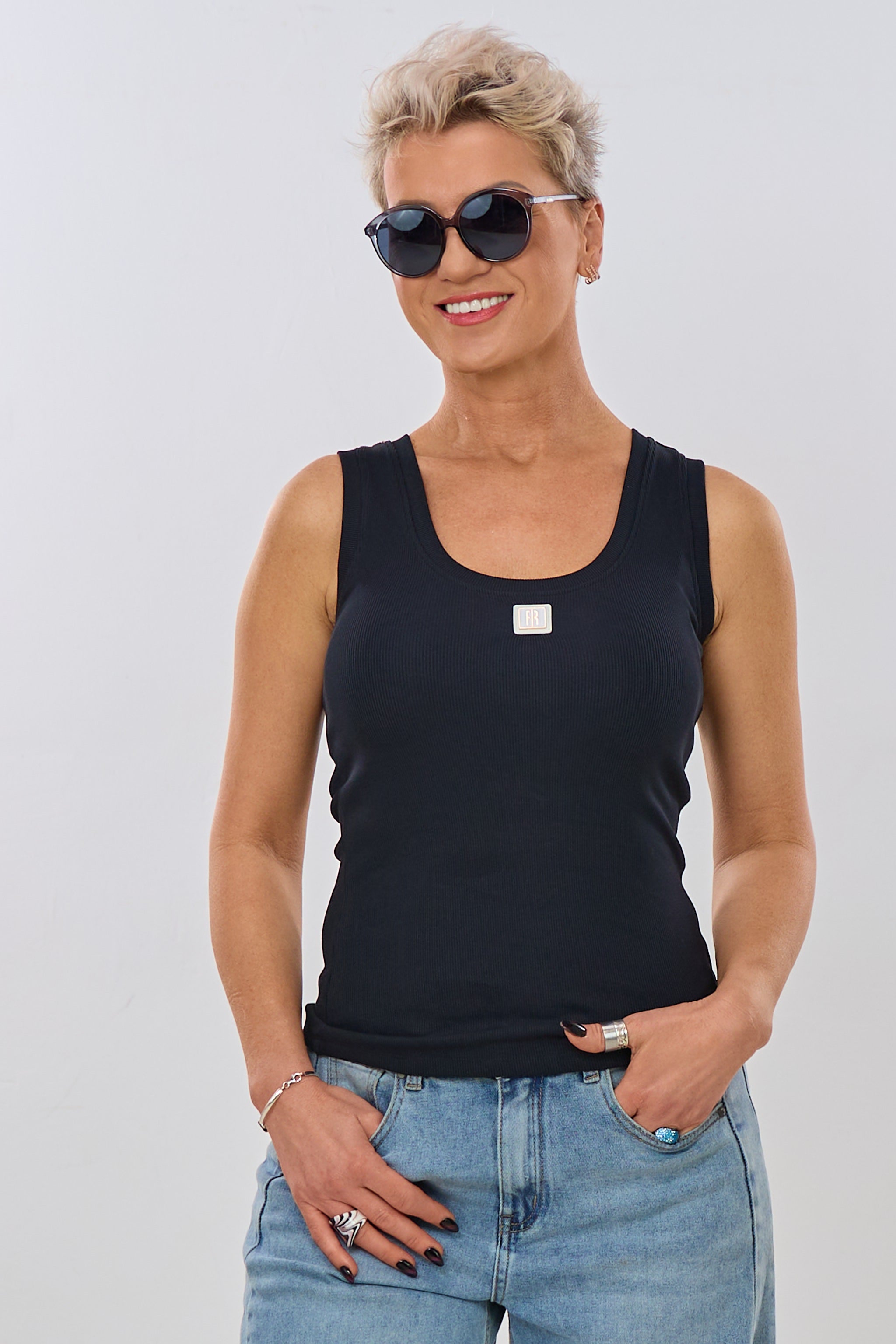 Geripptes Top mit Emblem, schwarz