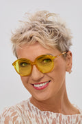 Elegante und stylische Sonnenbrille, gelb