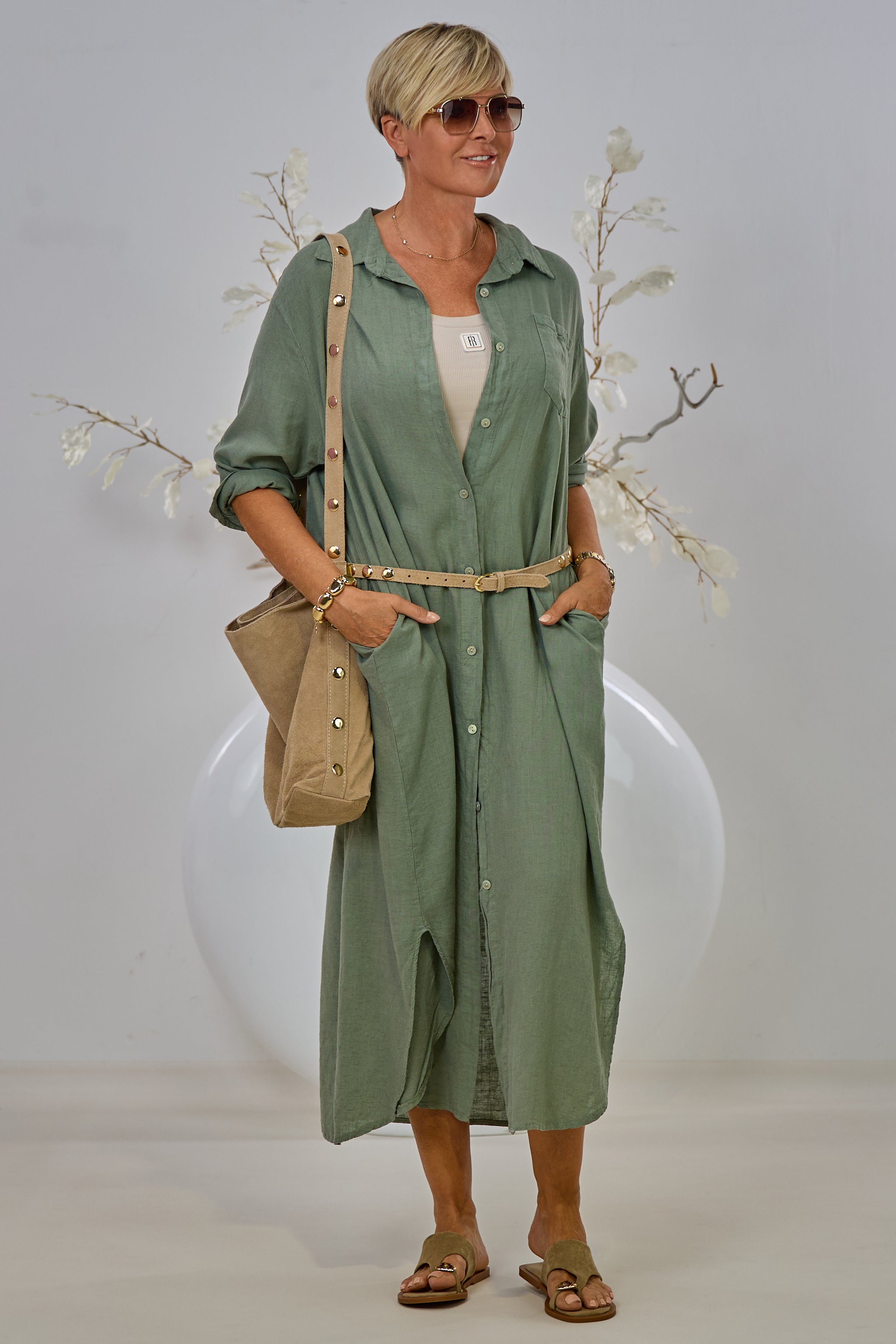langes Hemdblusenkleid mit seitlichen Taschen, khaki