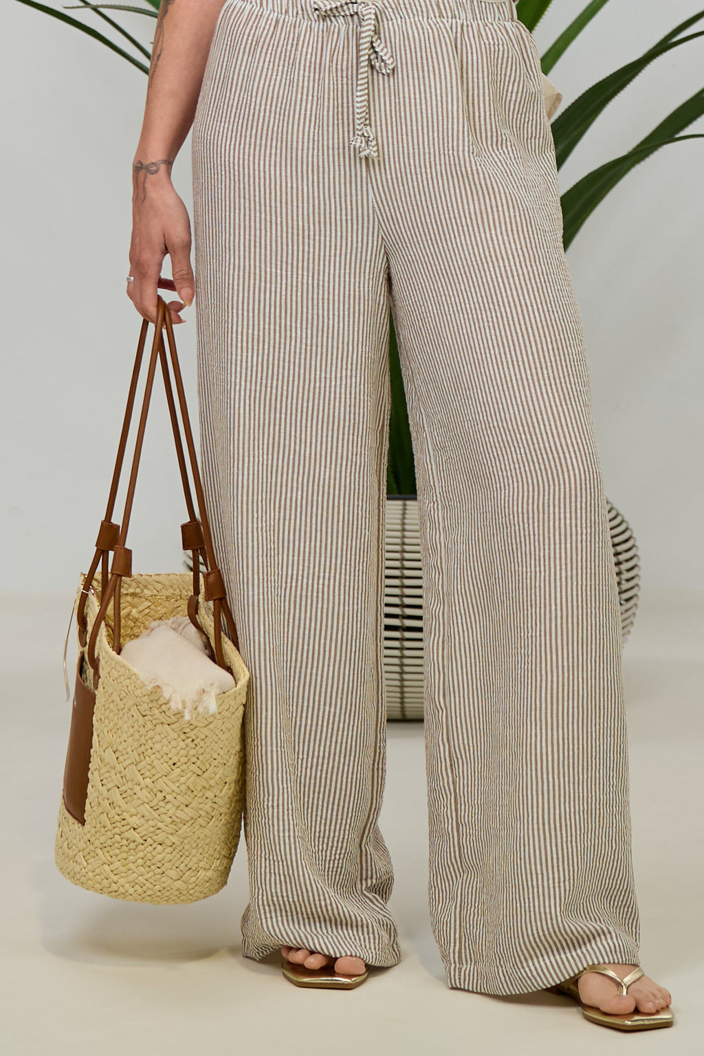 gestreifte Sommerhose, taupe-weiß