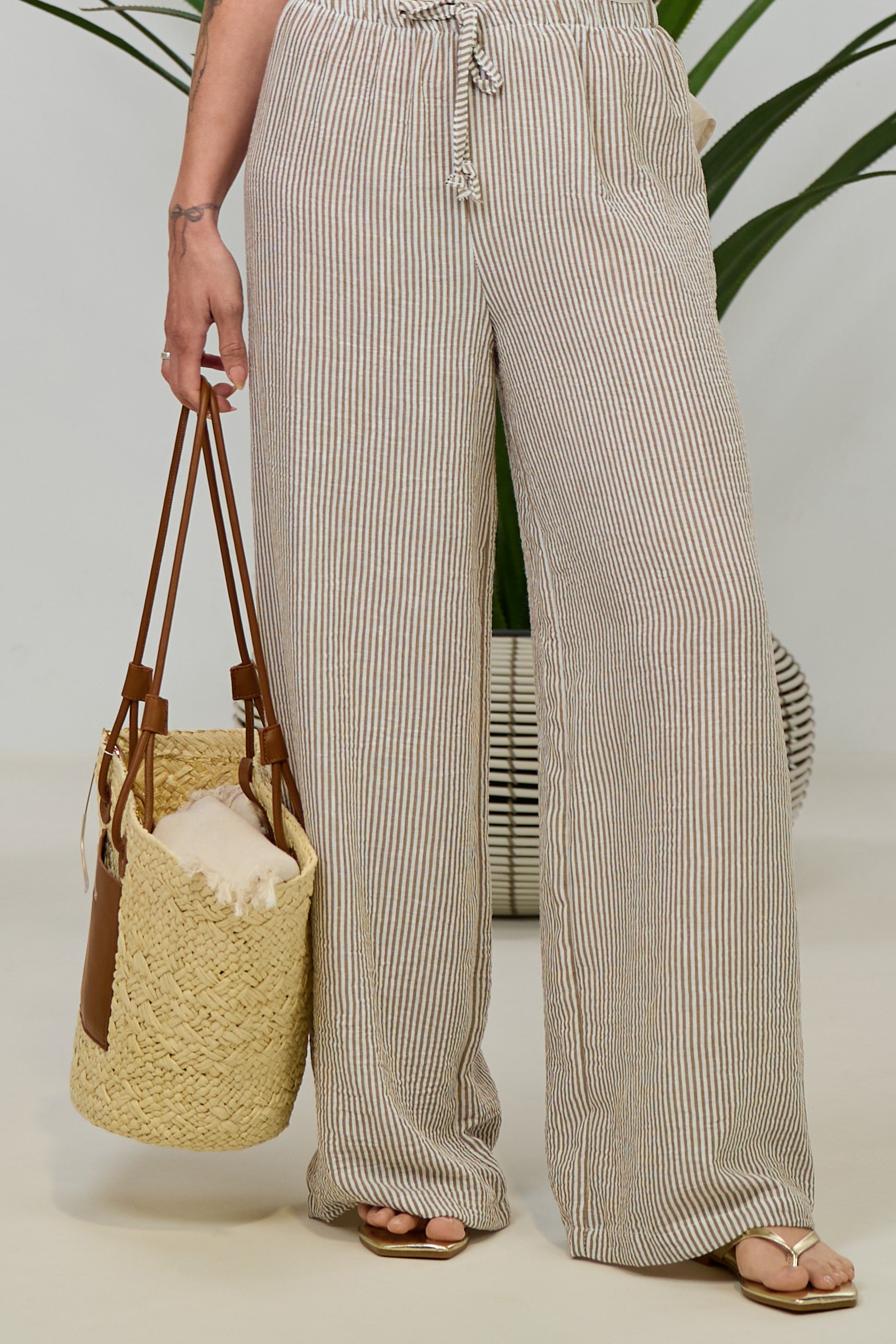 gestreifte Sommerhose, taupe-weiß