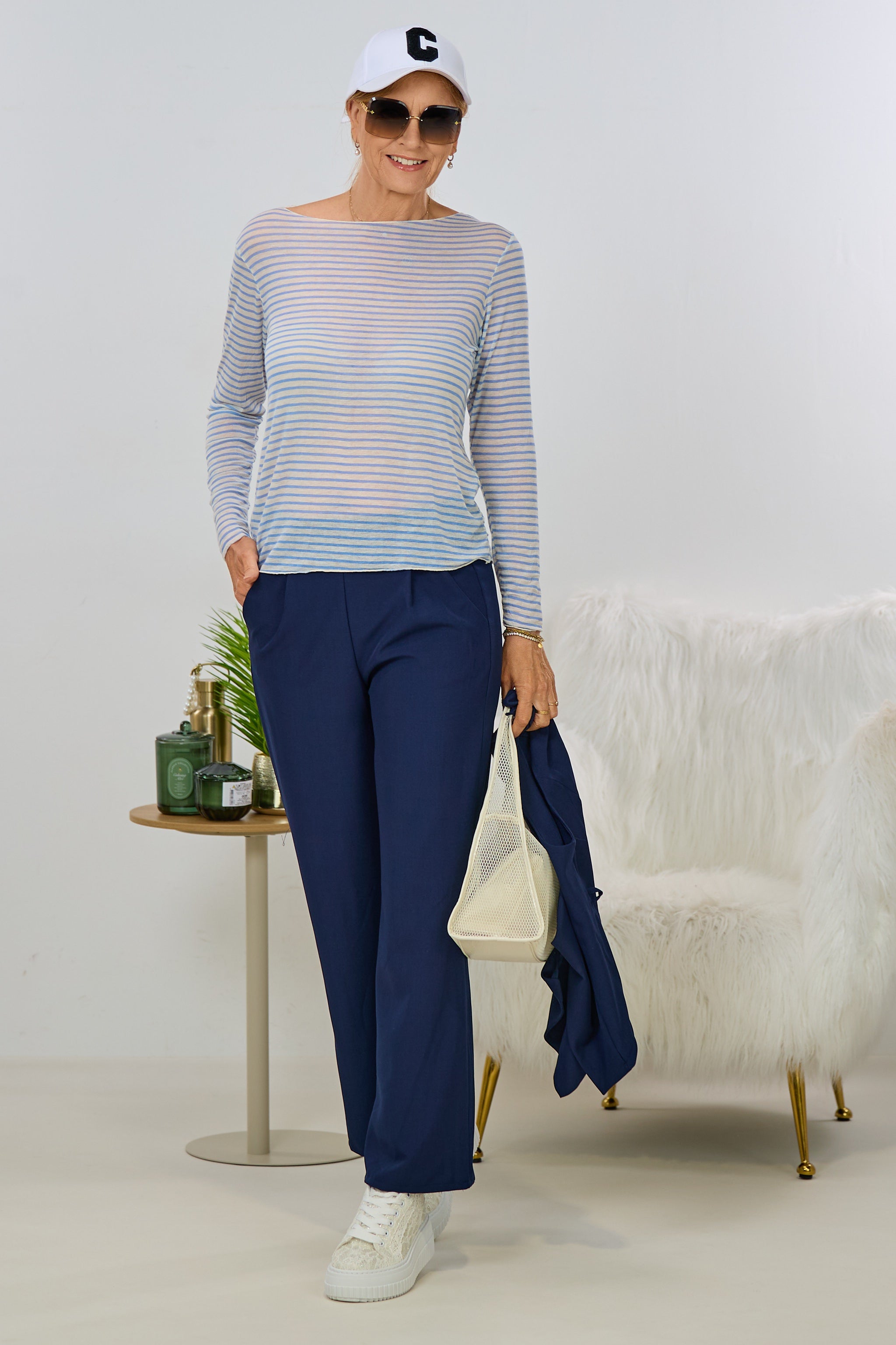 transparentes Longsleeve, hellblau-ecru-geringelt