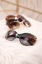 Elegante Sonnenbrille mit Leo, grün