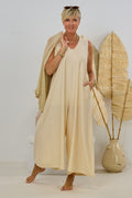 Overall mit raffiniertem Rückenschlitz, creme