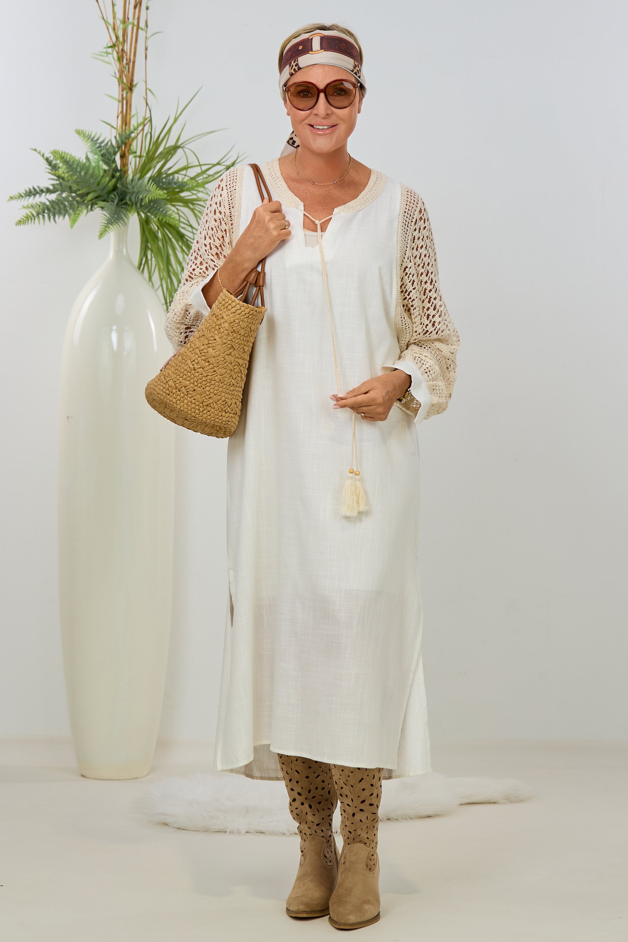 Langes Kleid im Boho-Style mit Häkeleinsätzen, ecru-beige
