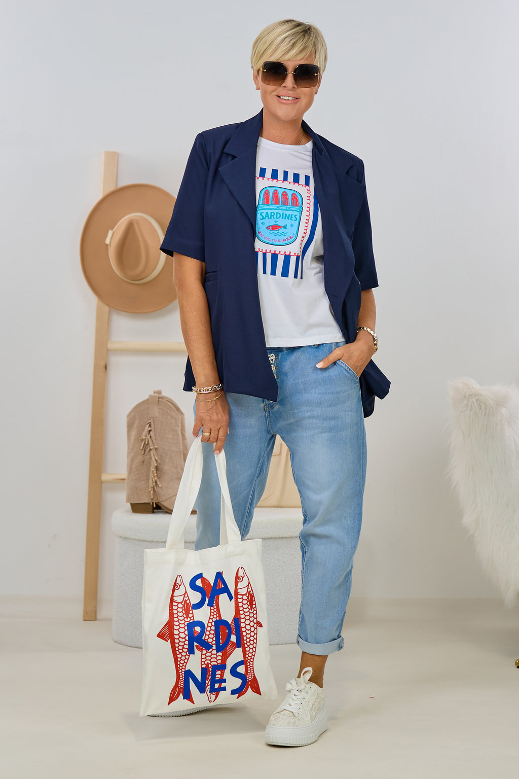 Langer Kurzarm-Blazer mit breitem Revers, marineblau