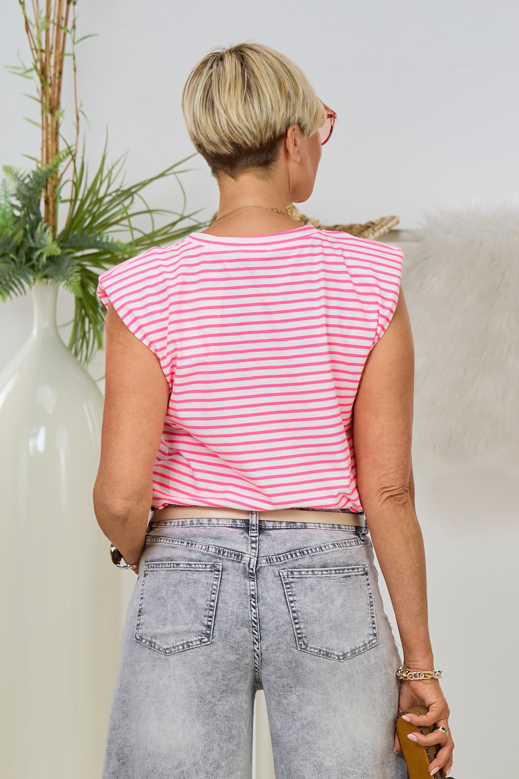 Geringeltes Shirt mit Schulterpolstern, neon pink-weiß