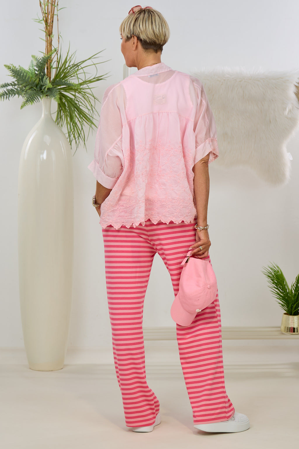 transparente kurzarm Bluse mit Stickerei, rosa