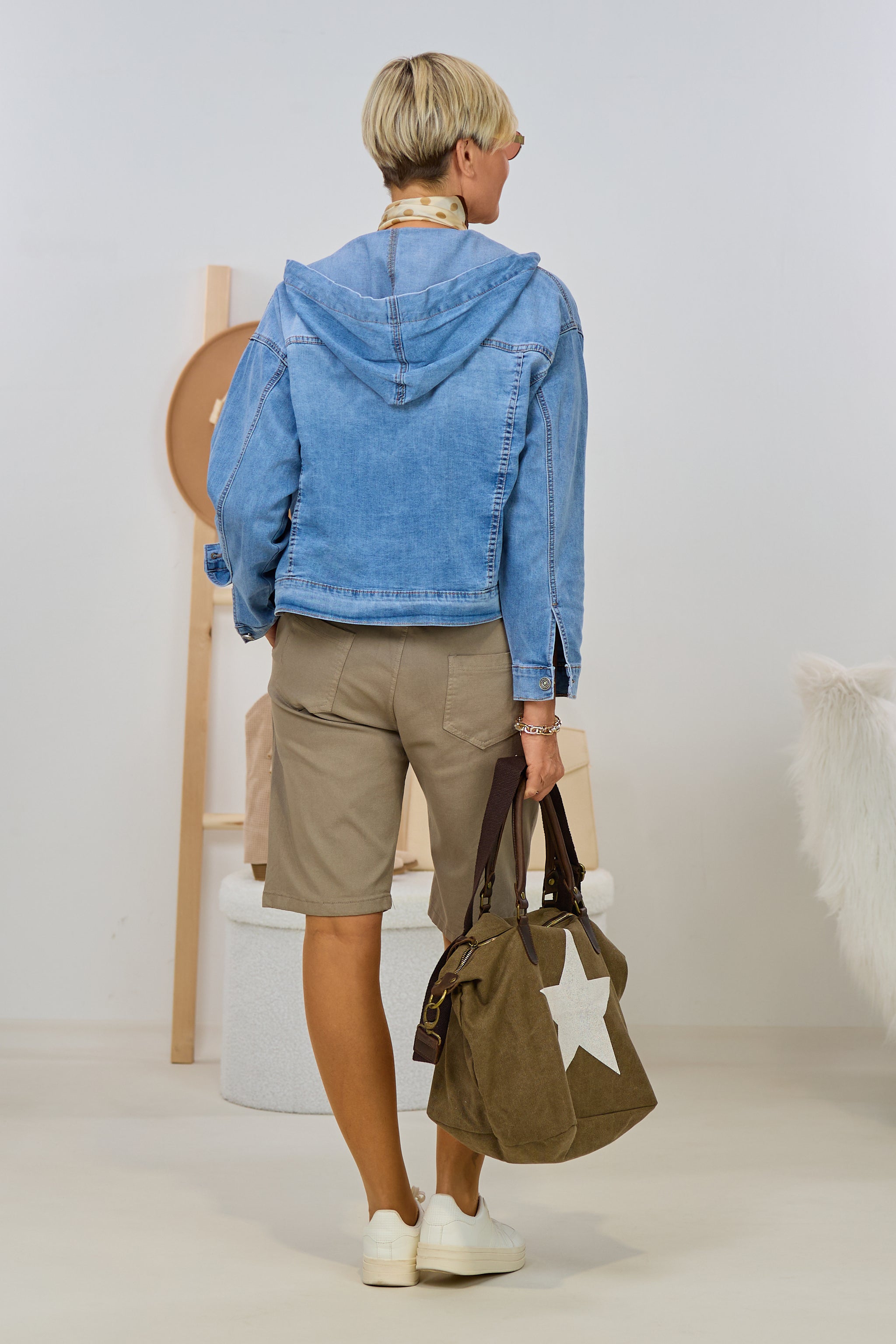 Leichte Jeansjacke mit Kapuze, denim