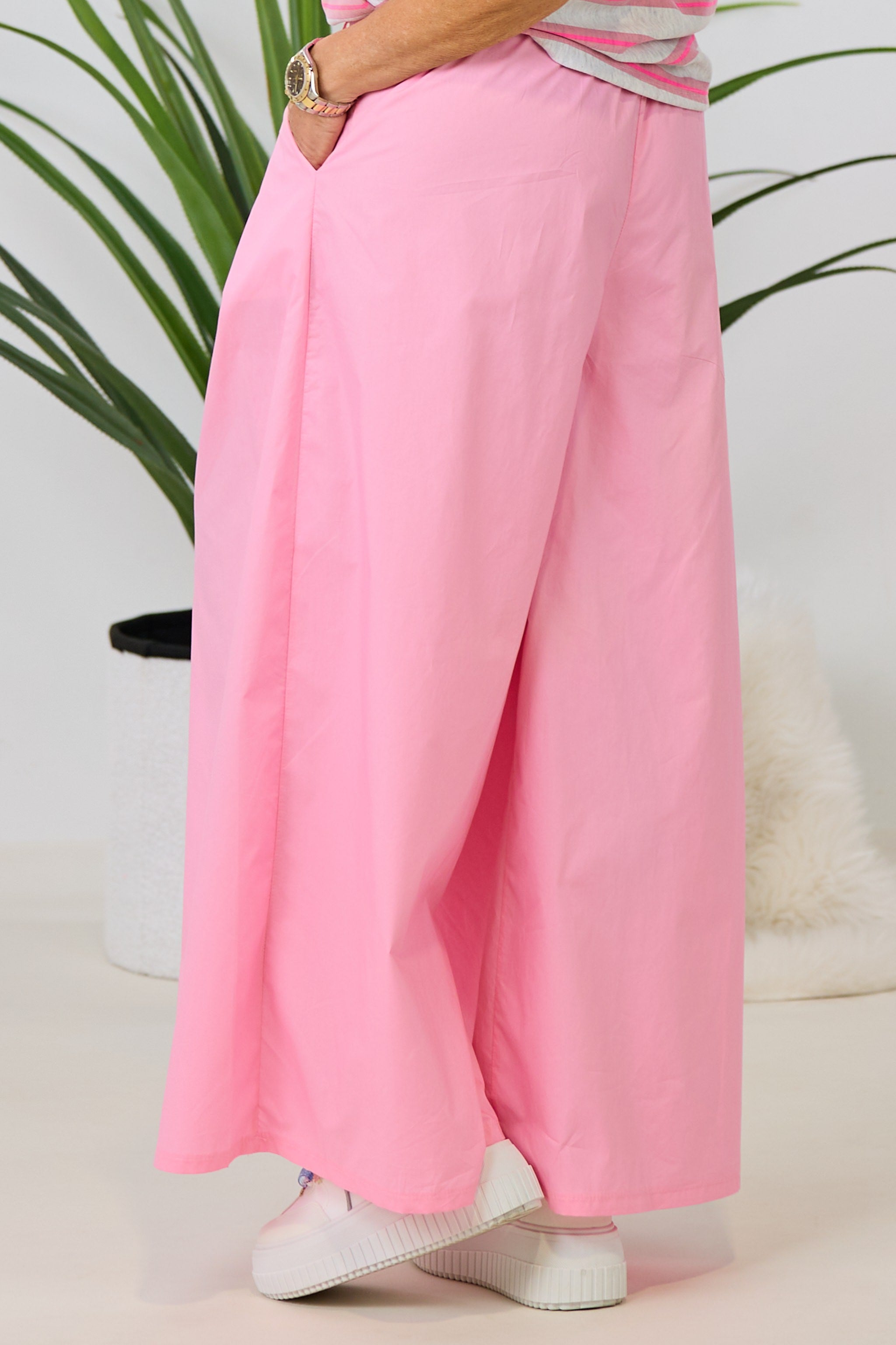 Leichter Hosenrock mit Falten, rosa