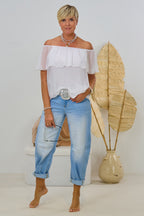 Seidige Carmen Bluse mit Volant, weiß