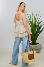 Top mit Spaghettiträgern und Volants, beige