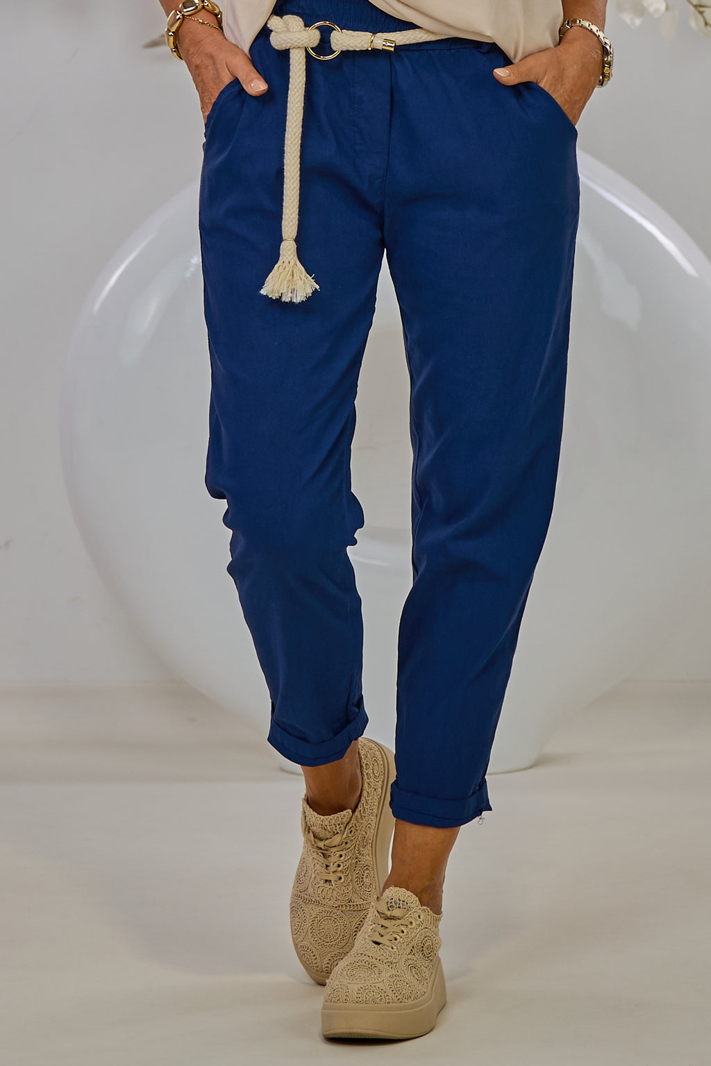 Hose mit Kordel-Gürtel, marineblau-gesprenkelt
