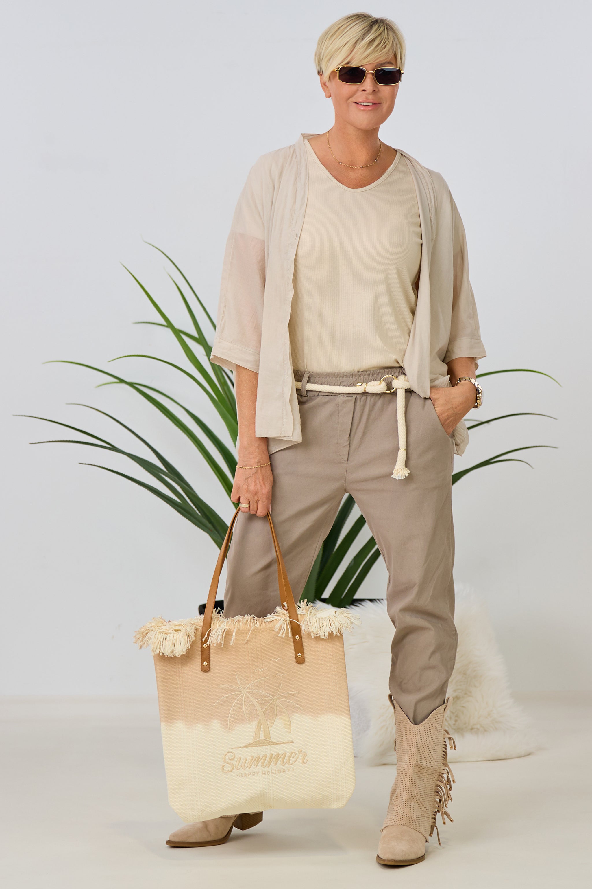 Kurzarm Basic Rippshirt mit V-Ausschnitt, beige