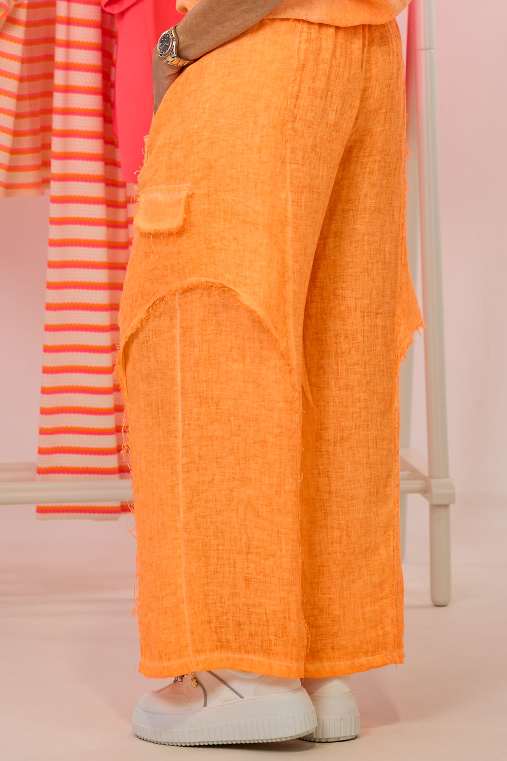 Leinenhose mit fransigen Nähten, neon orange