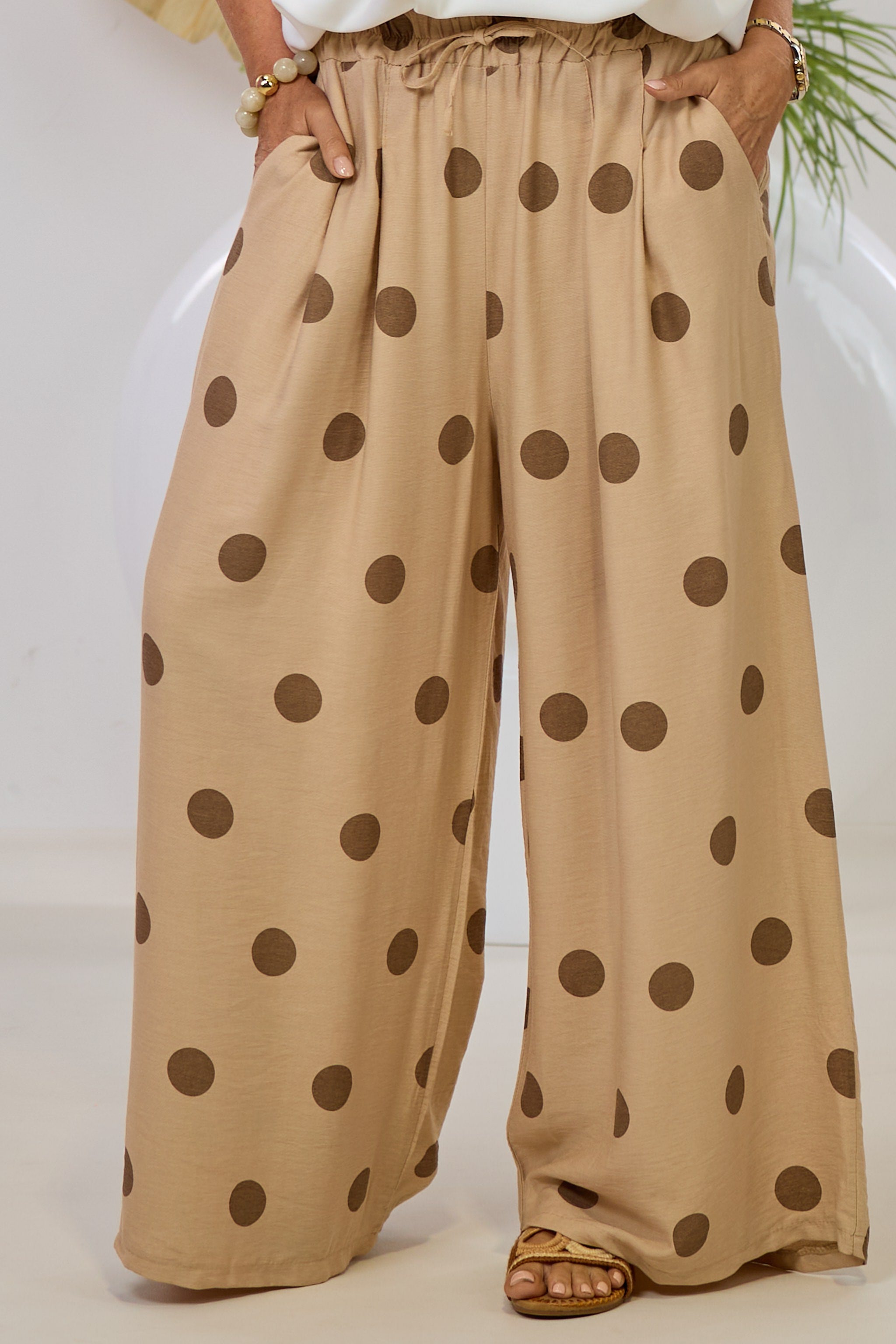 Gepunkteter Hosenrock mit gesteppten Falten, beige-taupe