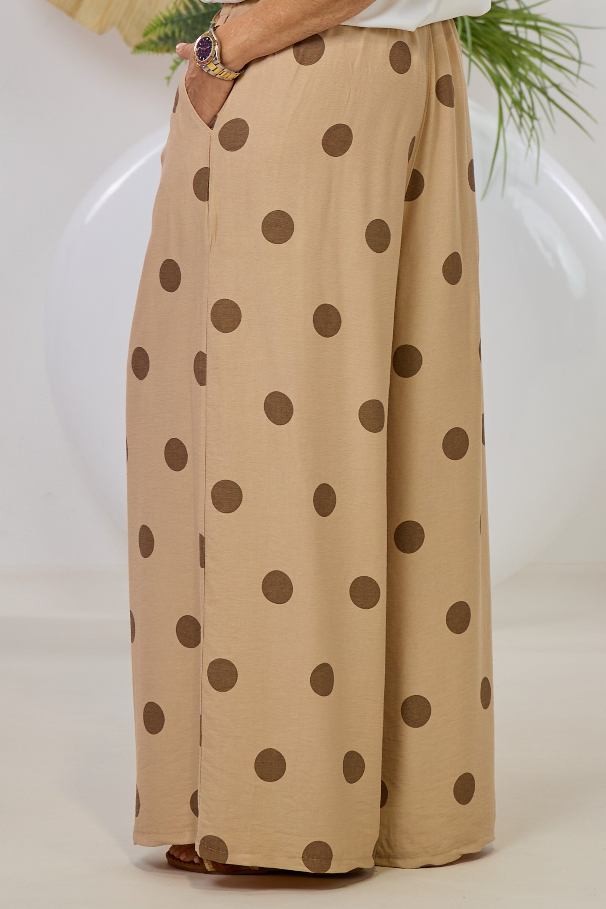 Gepunkteter Hosenrock mit gesteppten Falten, beige-taupe