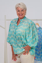 Bluse mit weiten Ärmeln und Lochstickerei, türkis-mint-creme