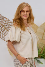 Kurzarm Bluse mit Carmen-Ausschnitt, beige