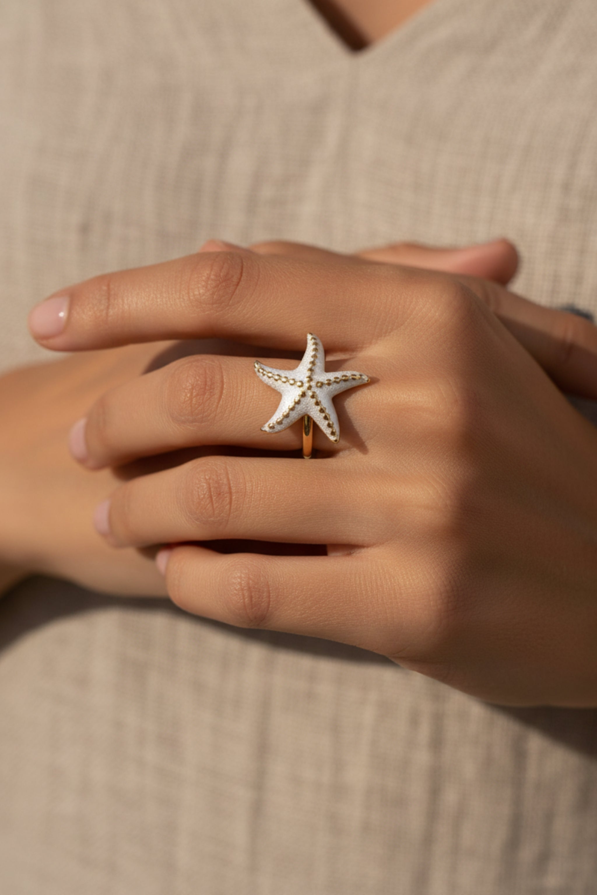 Ring mit kleinem Seestern, gold