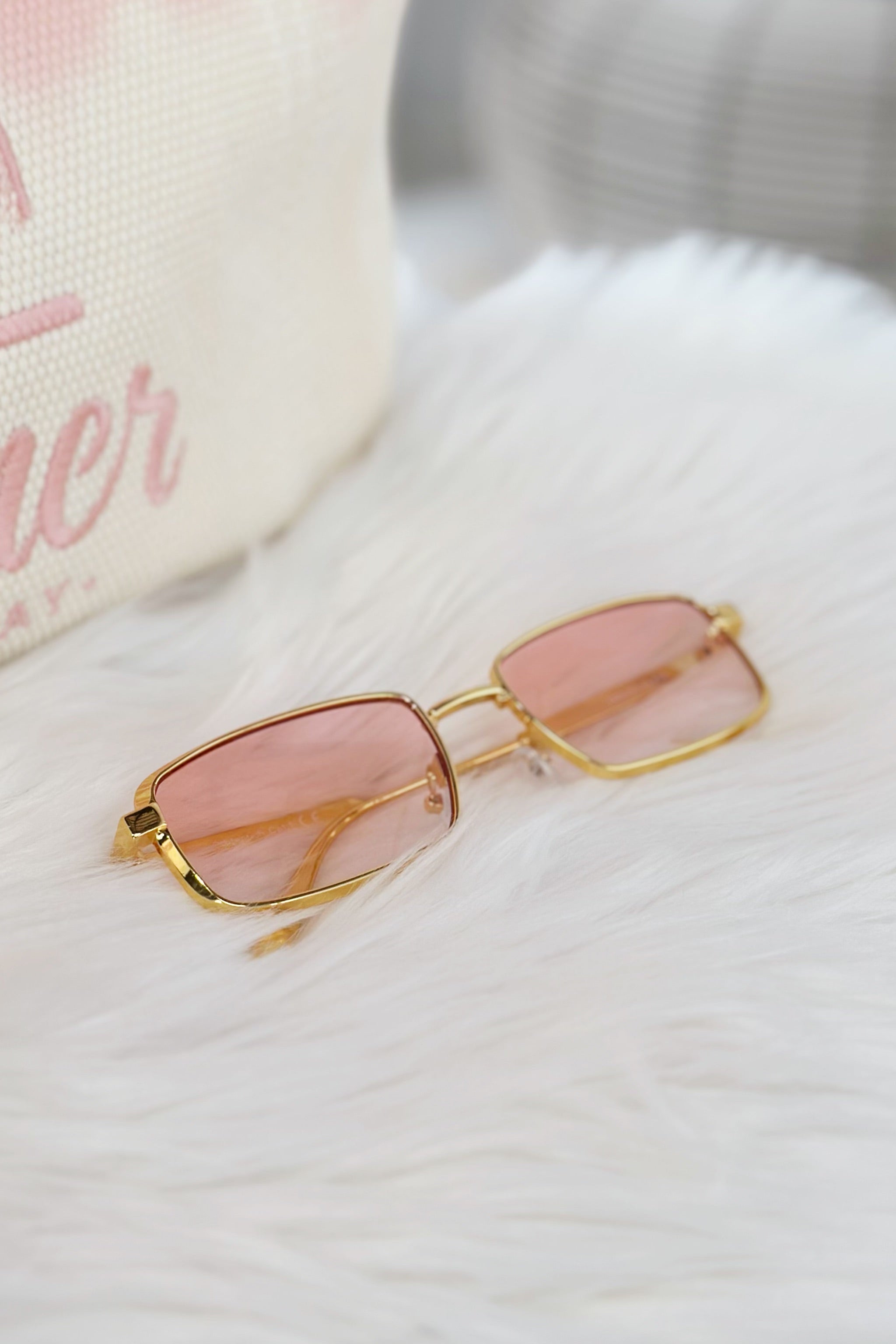 Eckige Sonnenbrille mit Metallbügel, gold-rosa