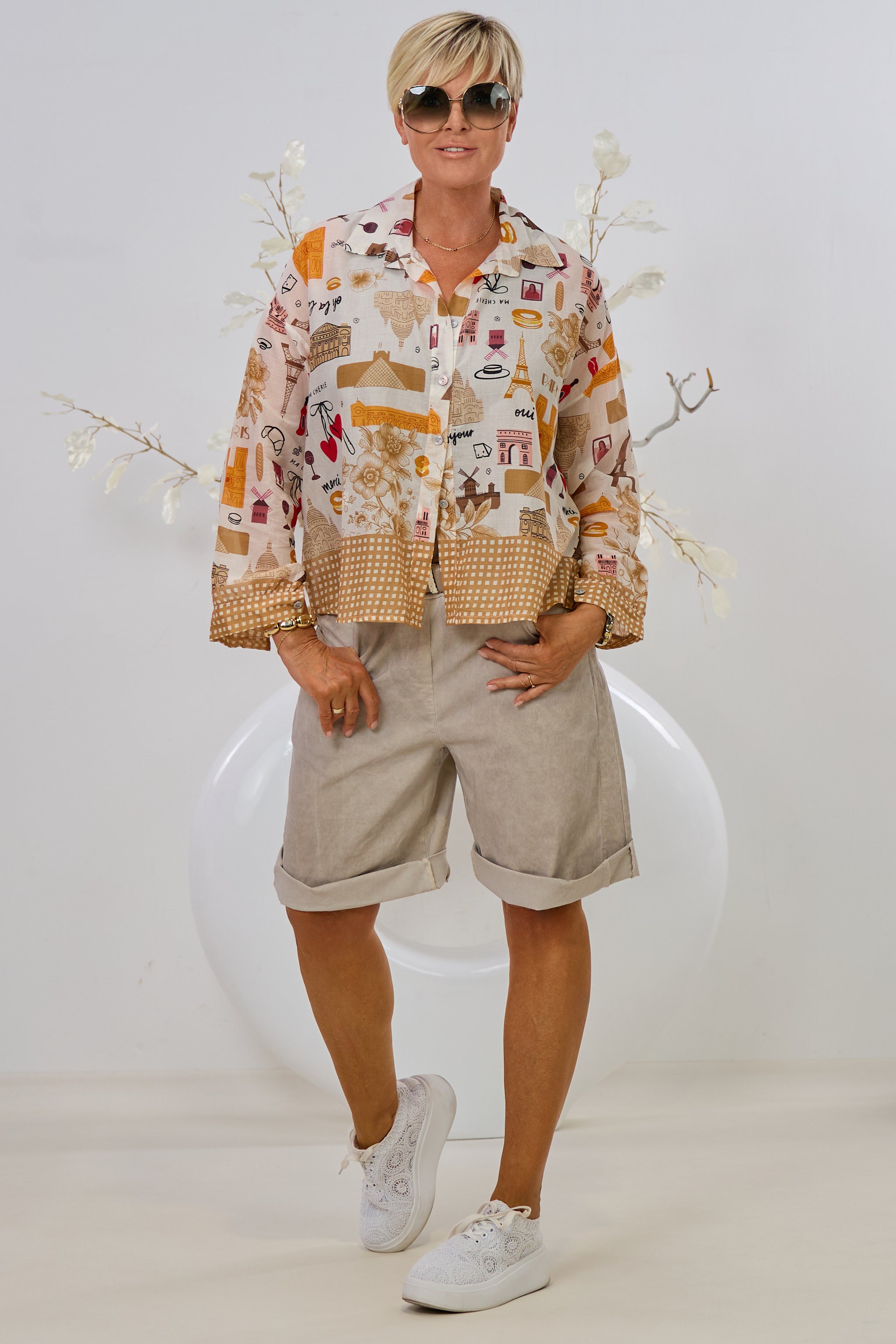 transparente Bluse mit "Paris-Muster", taupe-bunt