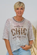 Pailletten-Shirt mit CHIC-Schriftzug, silber-ecru