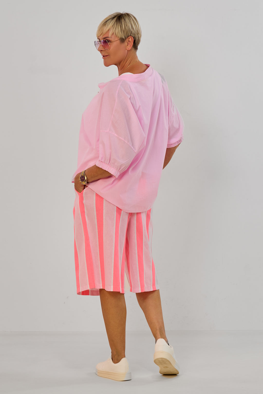 Leichte Bluse mit kurzen Ärmeln, rosa