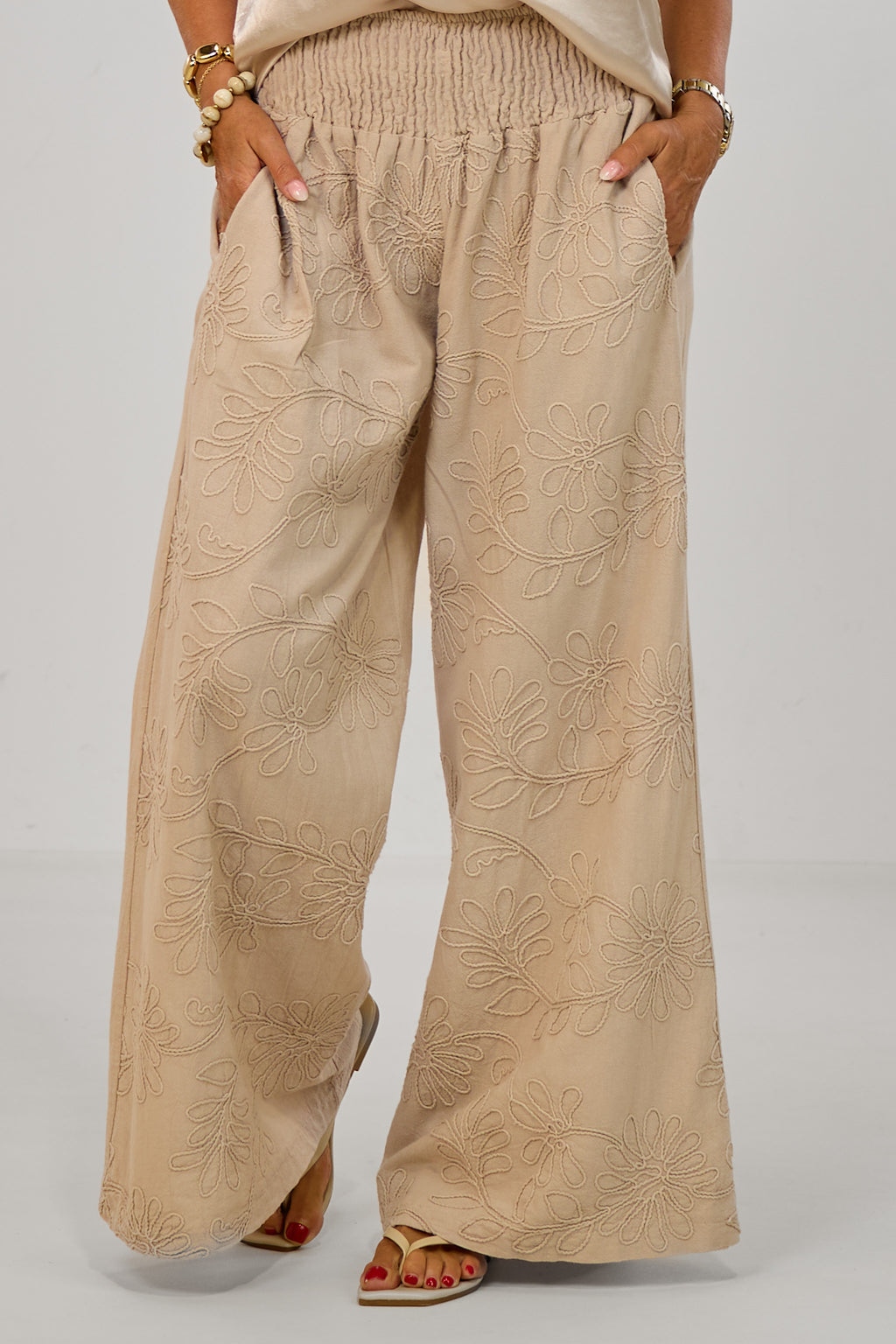 Hosenrock mit gesmoktem Bund, beige