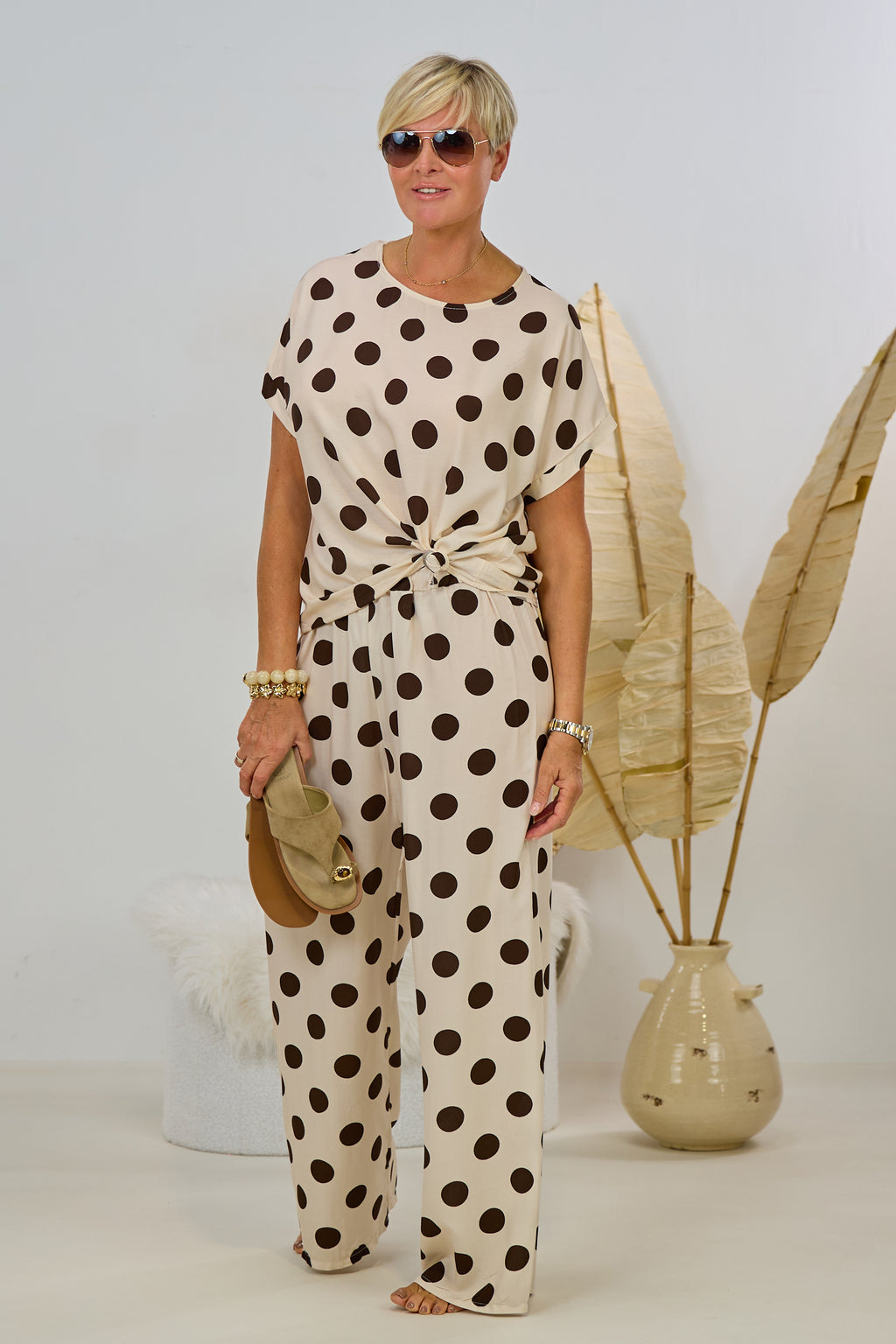 Sommerhose mir Punkten, creme-braun