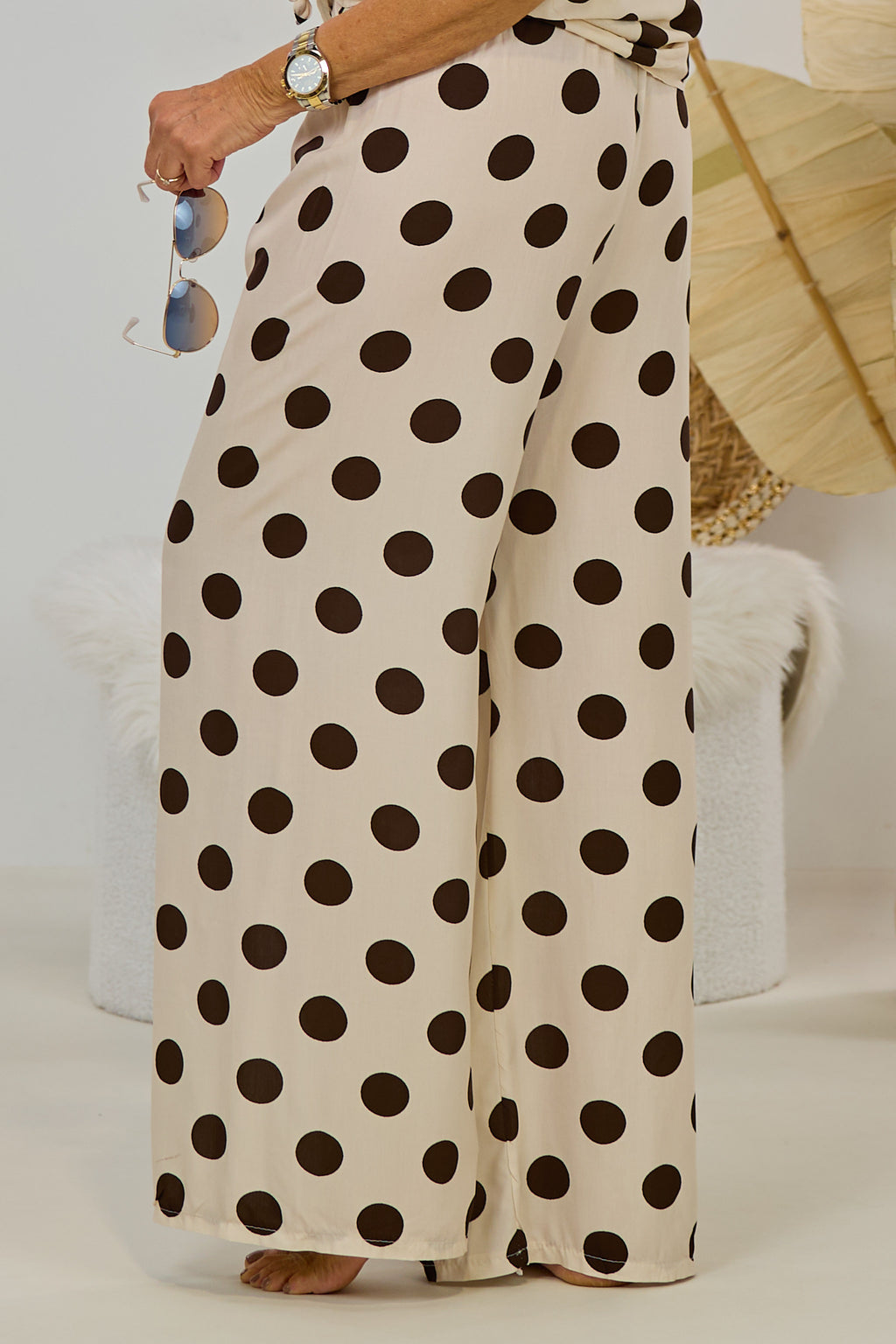 Sommerhose mir Punkten, creme-braun