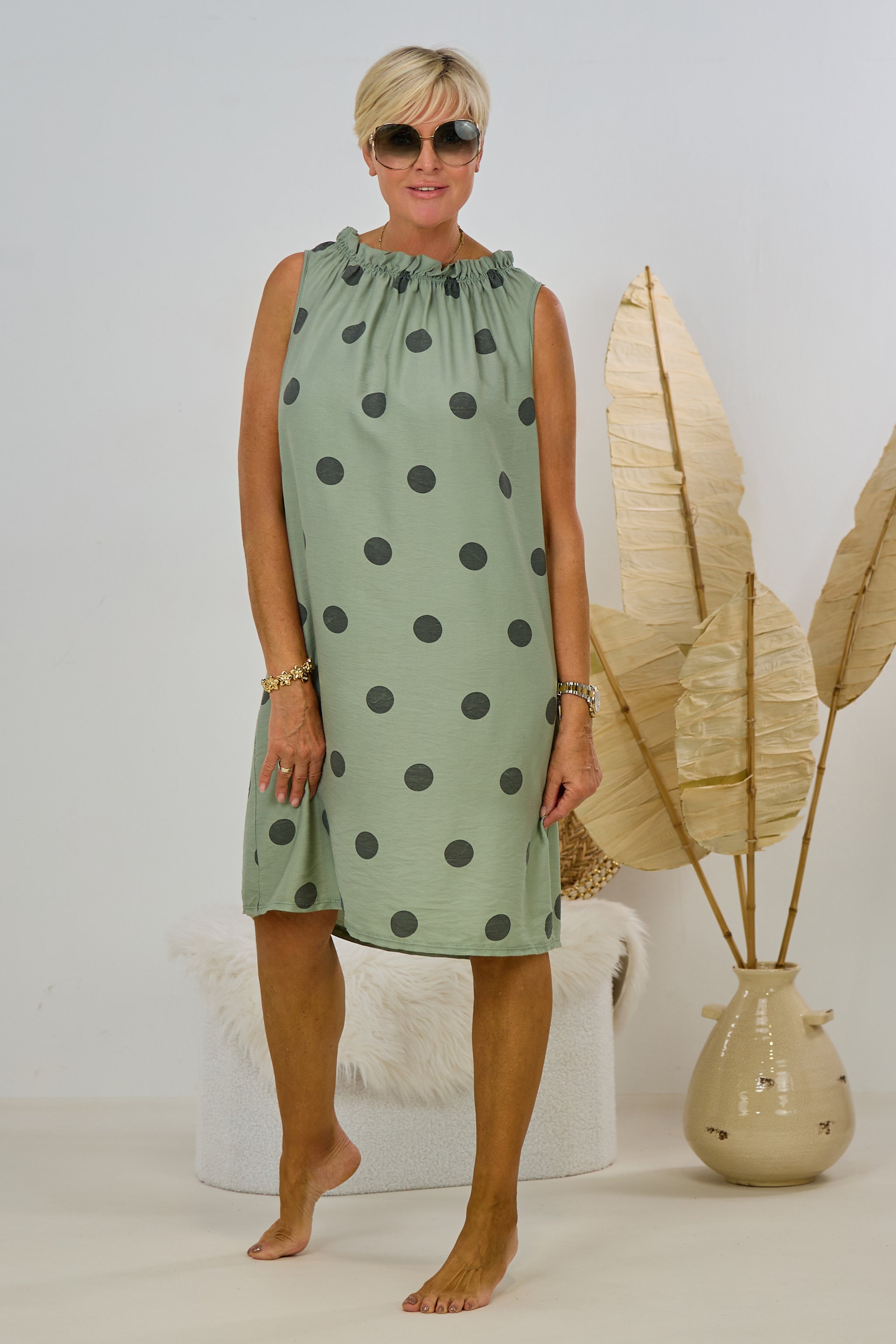 Kleidchen mit Punkten, hellkhaki-khaki
