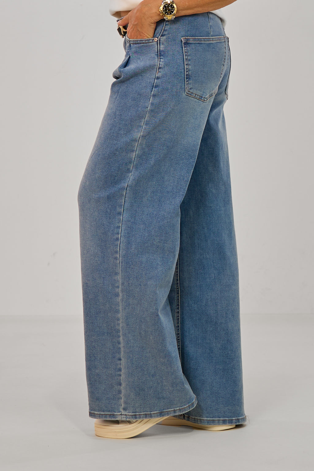 Midwaist Jeans mit weiten Beinen, denim blau