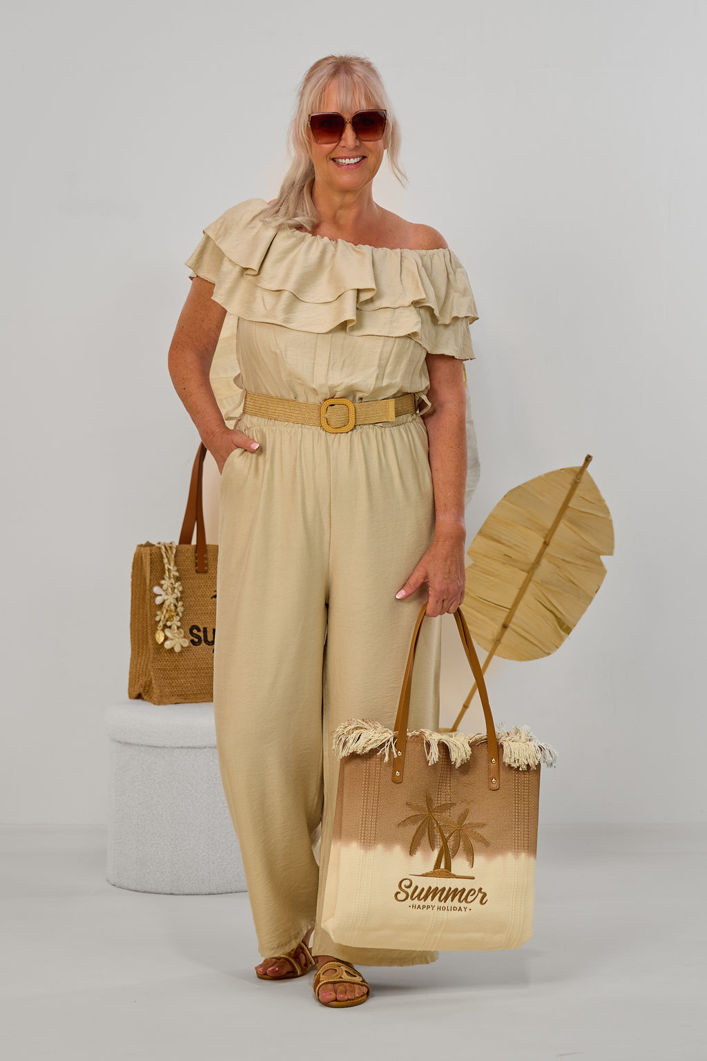 Overall mit elastischem Carmen-Ausschnitt, beige