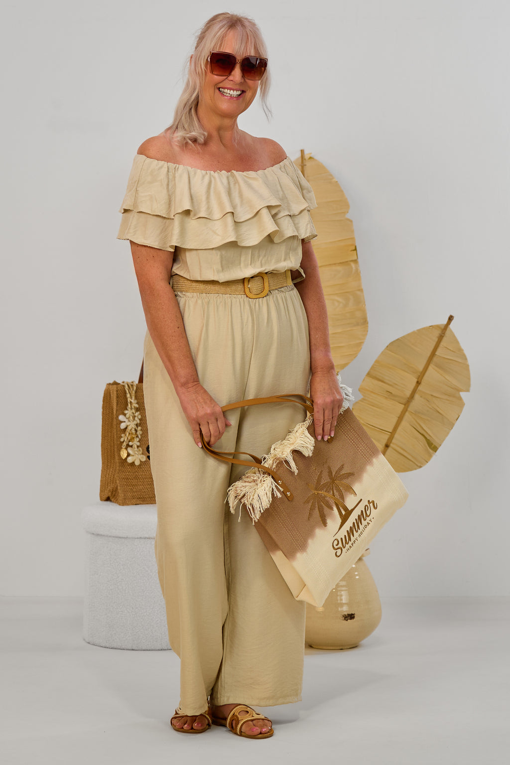 Overall mit elastischem Carmen-Ausschnitt, beige