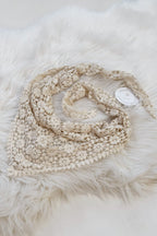 Dreieckstuch aus Spitze, beige