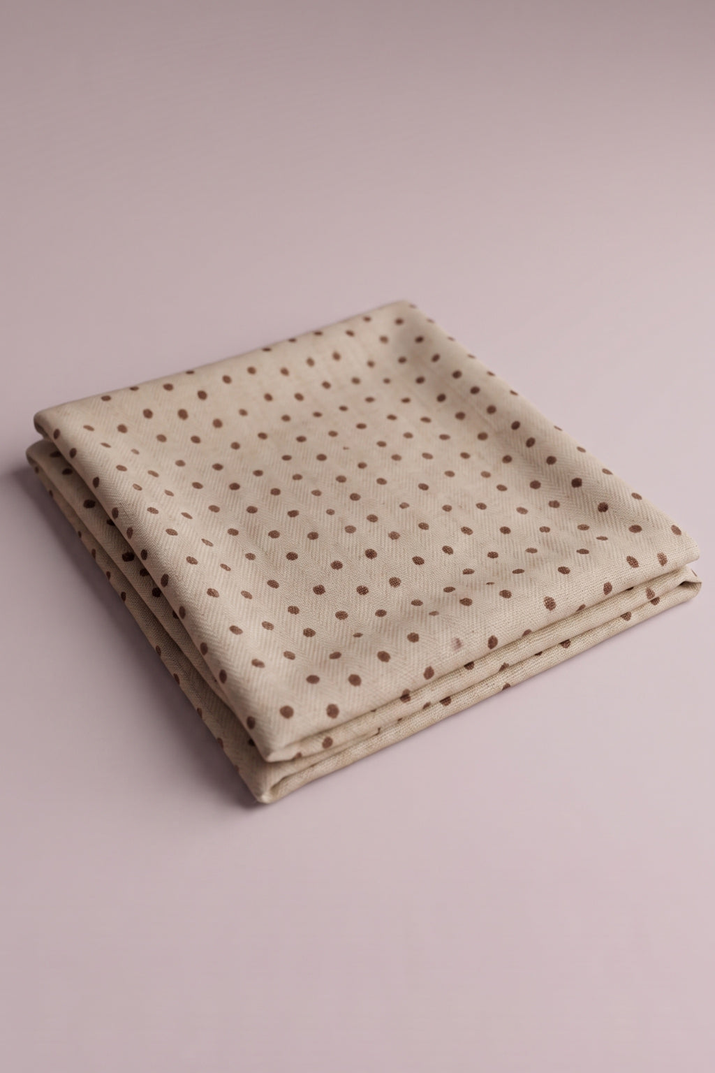 Quadratisches Tuch mit kleinen Punkten,  beige-braun