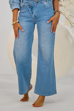 Midwaist Jeans mit schräger Knopfleiste, denim