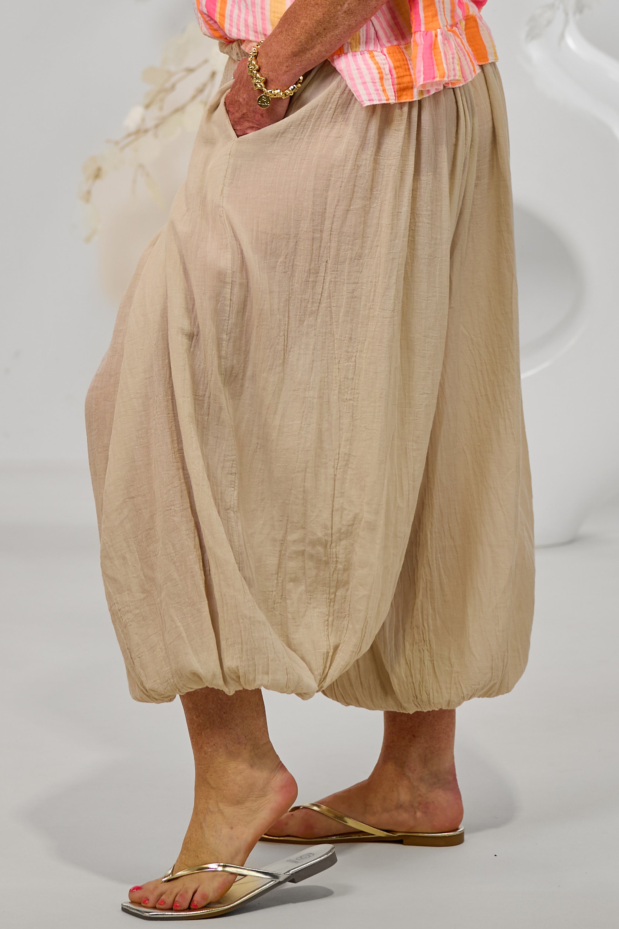 Unifarbene Haremshose mit Kordelzug, beige