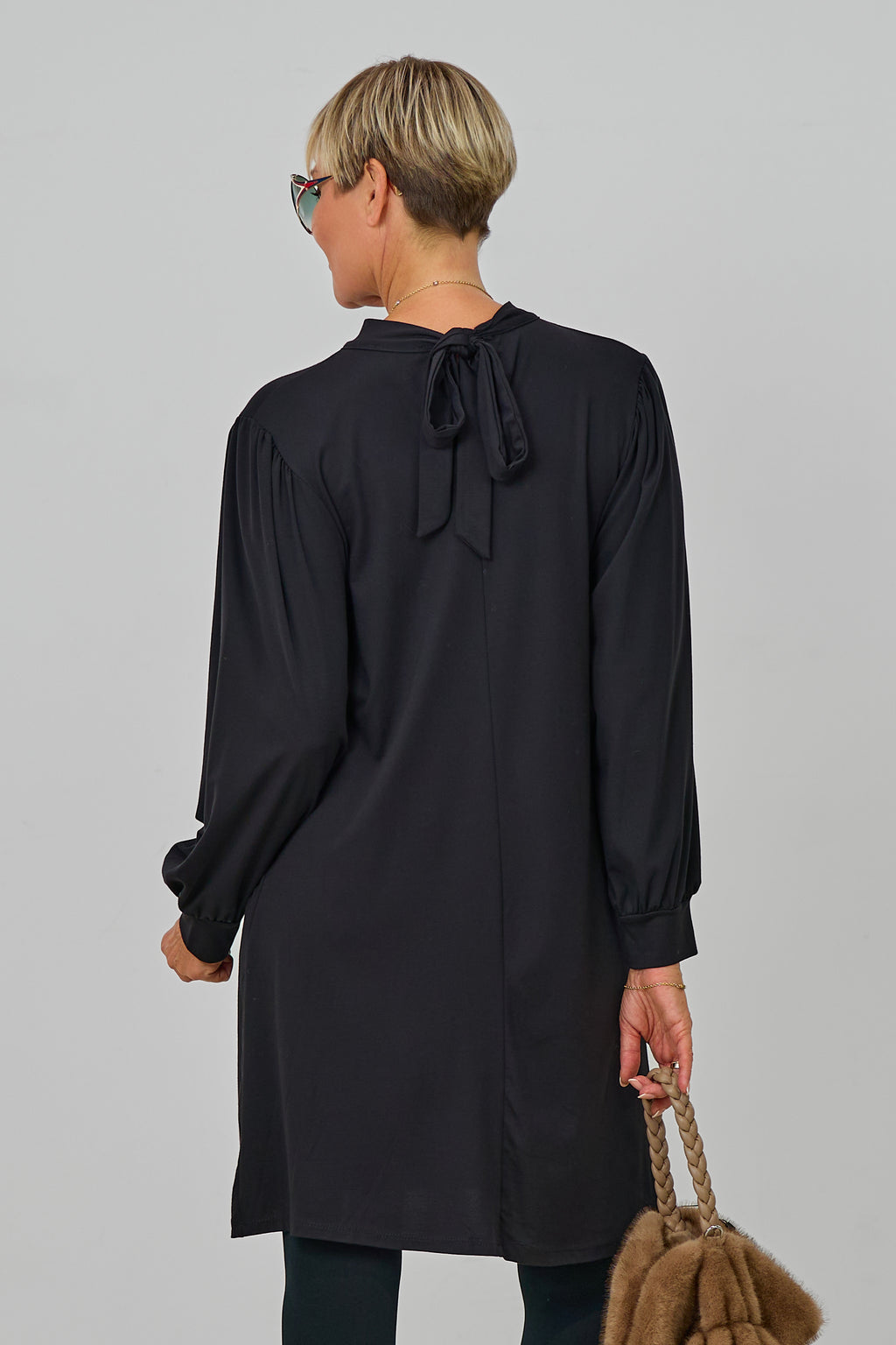 Mini-Neckholder-Kleid, schwarz