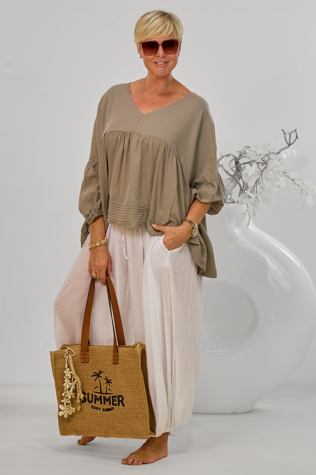 luftige Bluse mit V-Ausschnitt und langen Ärmeln, taupe