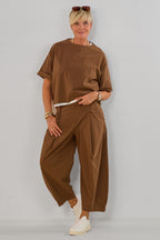 Leichte Hose mit Bundfalten, braun