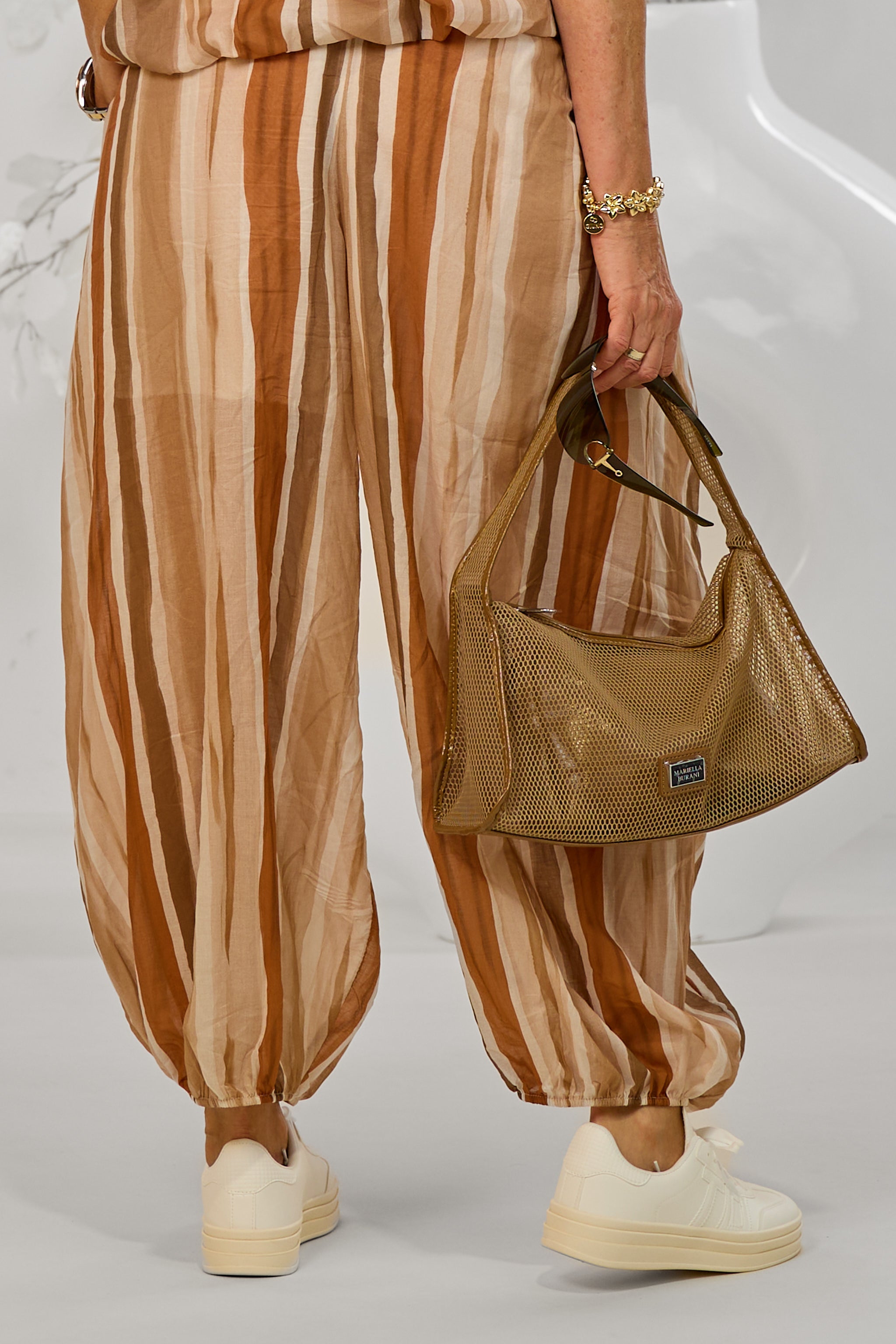 Haremshose mit Längsstreifen, taupe-braun