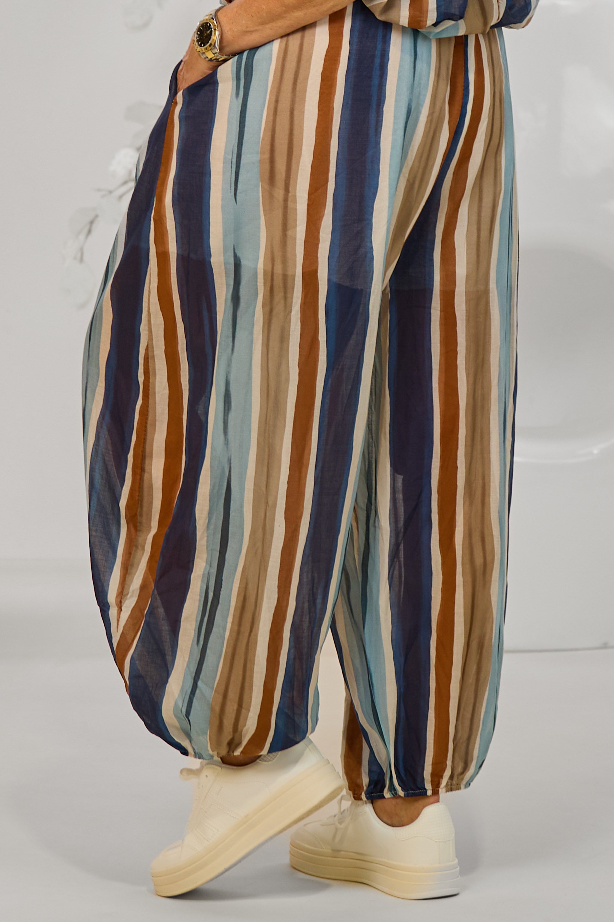 Haremshose mit Längsstreifen, blau-taupe