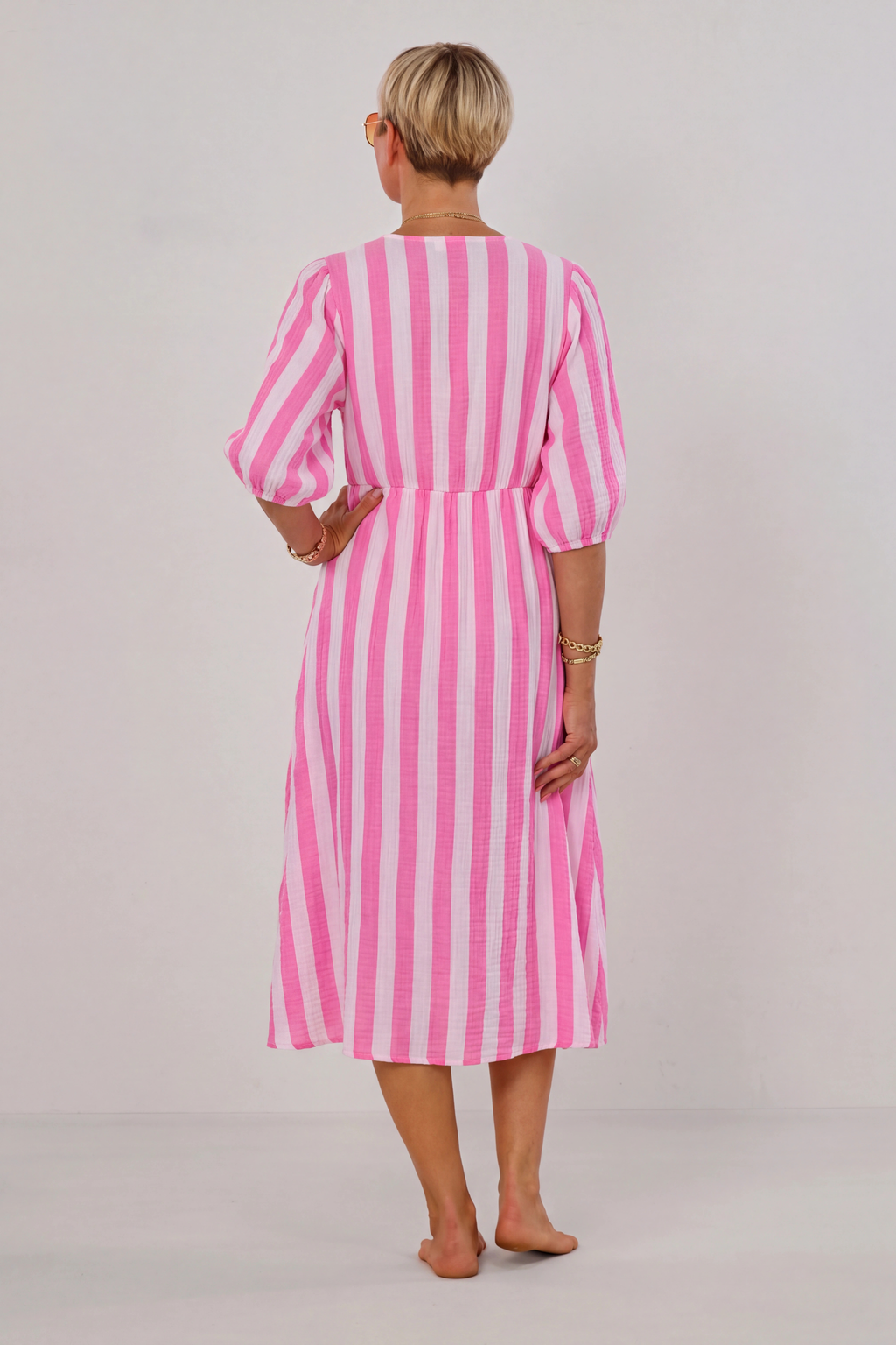 Musselin Kleid mit V-Ausschnitt, pink-weiß