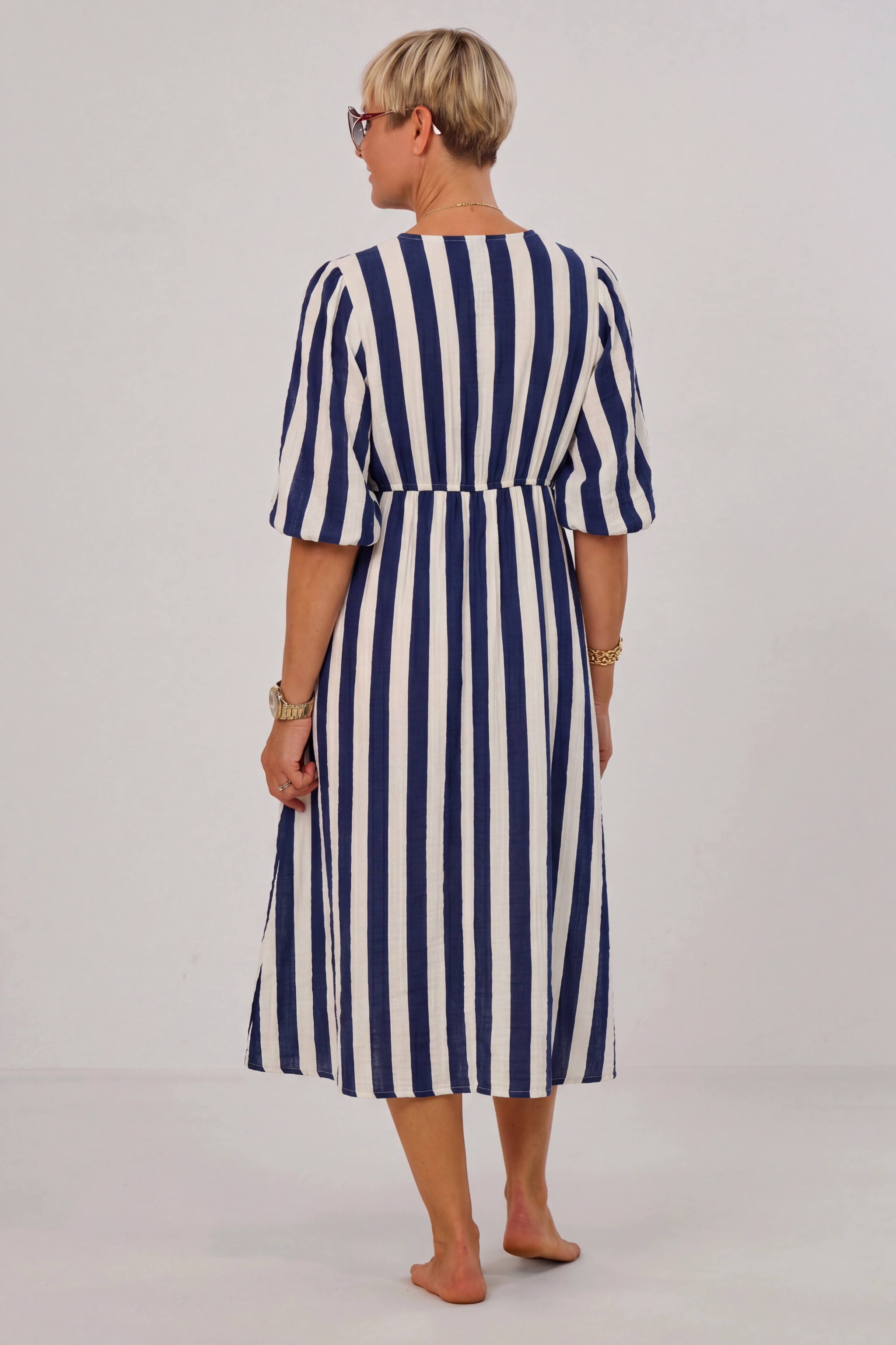 Musselin Kleid mit V-Ausschnitt, marine-weiß