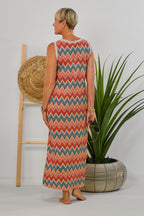 Maxikleid mit Zickzack-Muster, blau-pink-gold