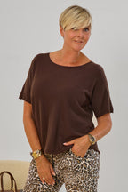 Strickpulli quergestrickt mit kurzen Ärmeln, braun