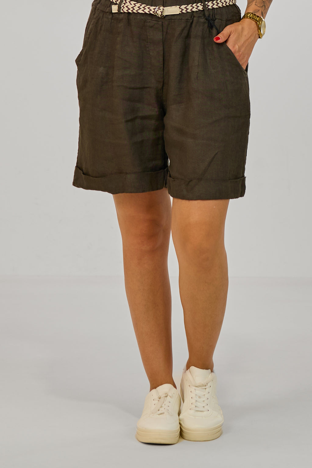 Leinen Shorts mit geflochtenem Gürtel, schokobraun